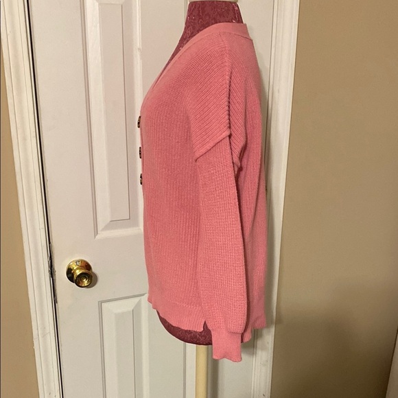 Women’s Rachel Zoe Size Medium Dusty Rose V-Neck 3‎ Button Up Pullover Sweater - Picture 3 of 6